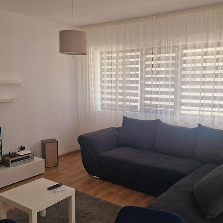 White Flat Apartment Bucureşti Ngoại thất bức ảnh