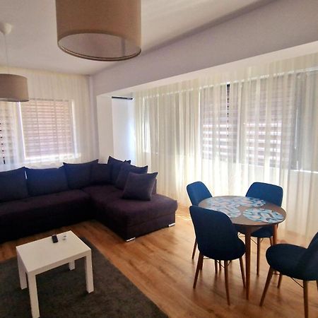 White Flat Apartment Bucureşti Ngoại thất bức ảnh
