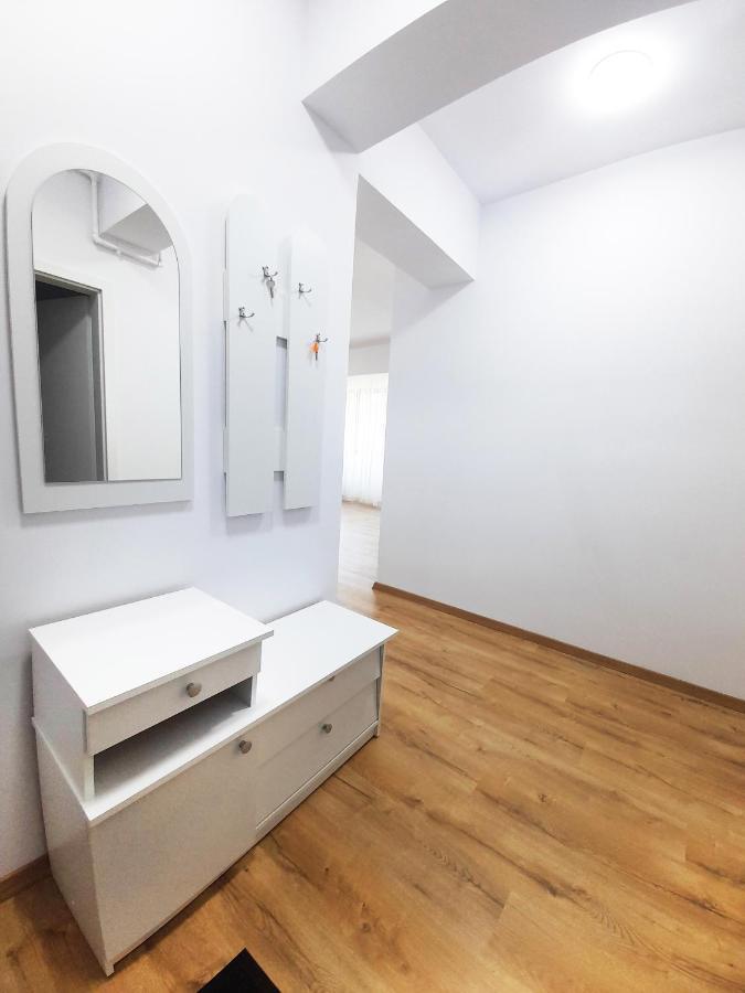 White Flat Apartment Bucureşti Ngoại thất bức ảnh