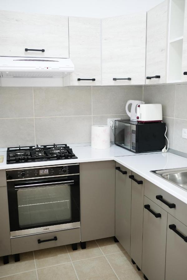 White Flat Apartment Bucureşti Ngoại thất bức ảnh